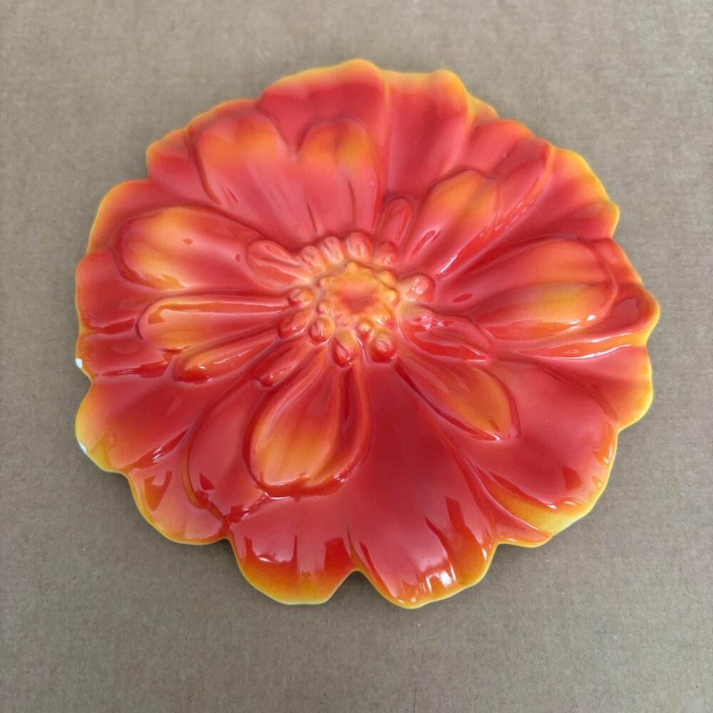 Flower Shaped Teacup & Saucer Red Orange Floral Ceramic - Picture 4 of 11